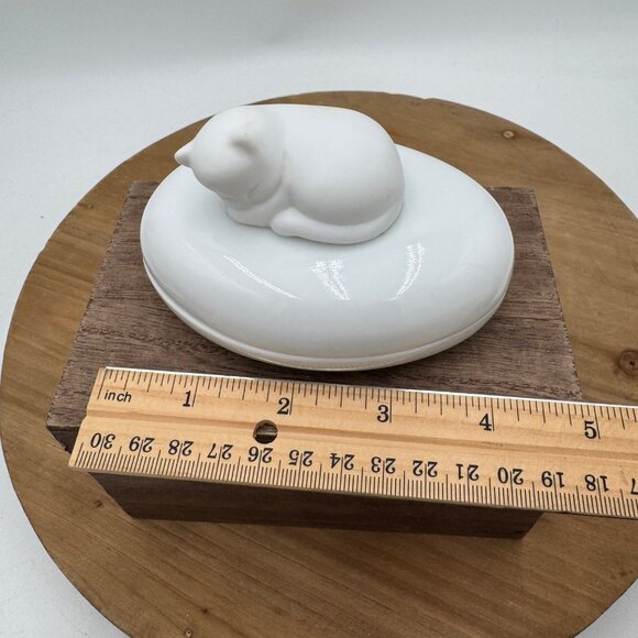 Vintage Sleeping Cat Trinket Box, gift present cat lover white glass - Picture 7 of 8